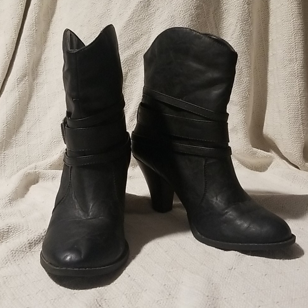 Black Boots with Heel